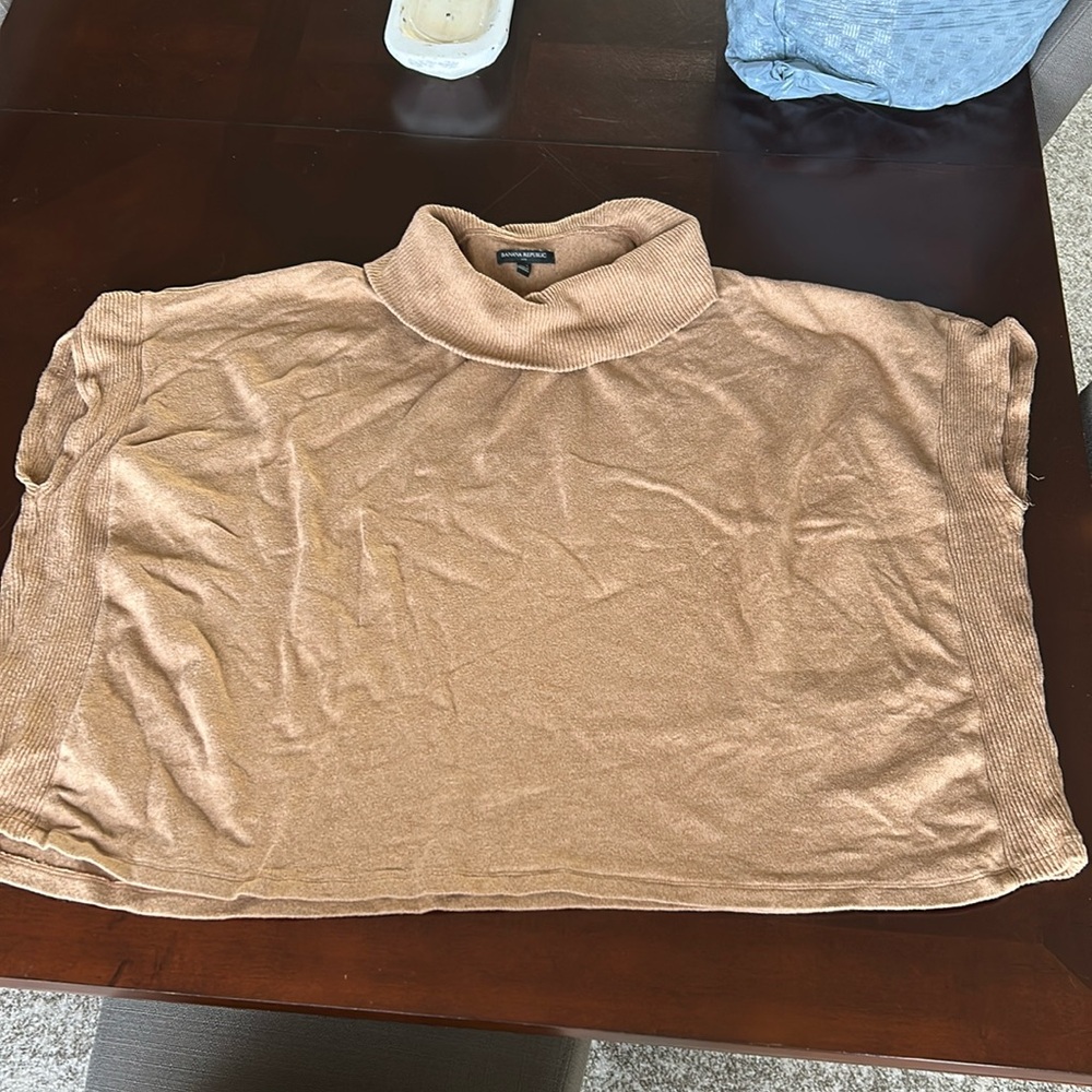 Banana Republic camel colored cowl neck short sleeve tunic